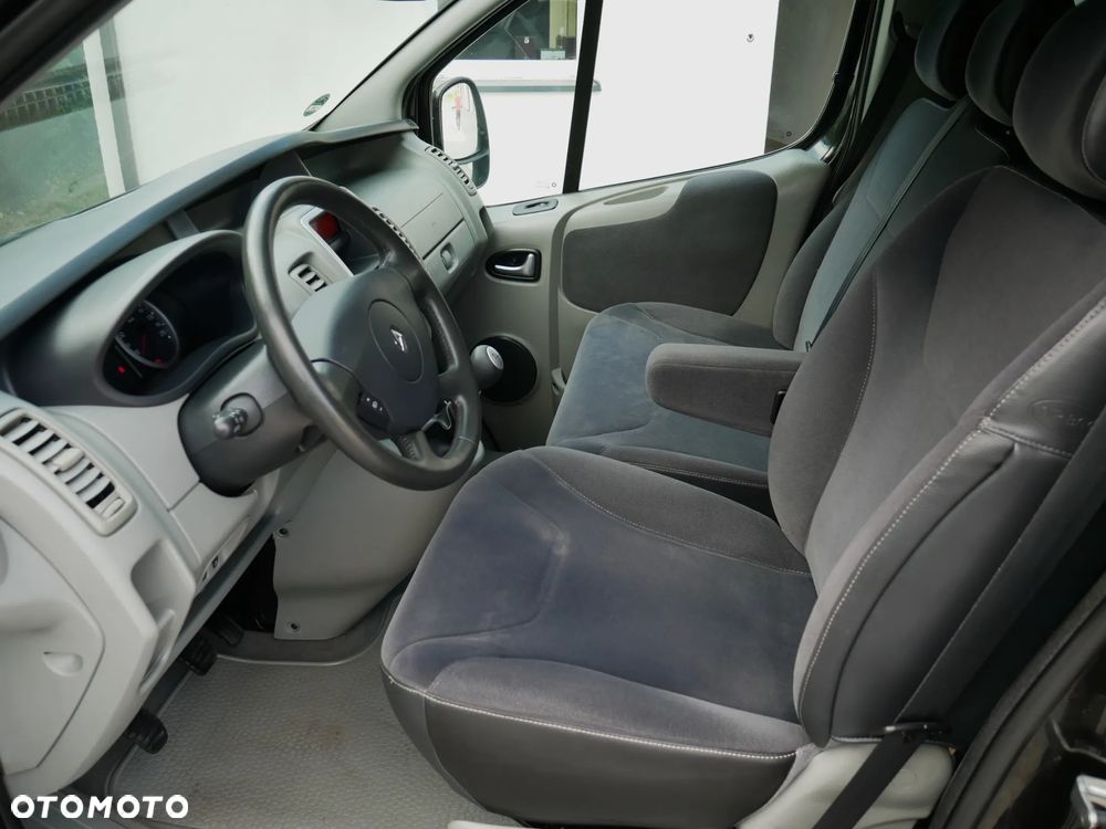 Renault Trafic Passenger Expression - 19