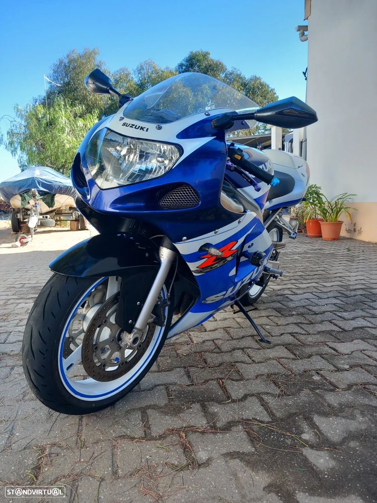 Suzuki GSX-R K1 - 4