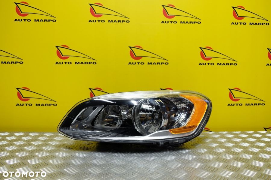 VOLVO XC60 LIFT 2013- REFLEKTOR LAMPA ZWYKŁA L USA - 2