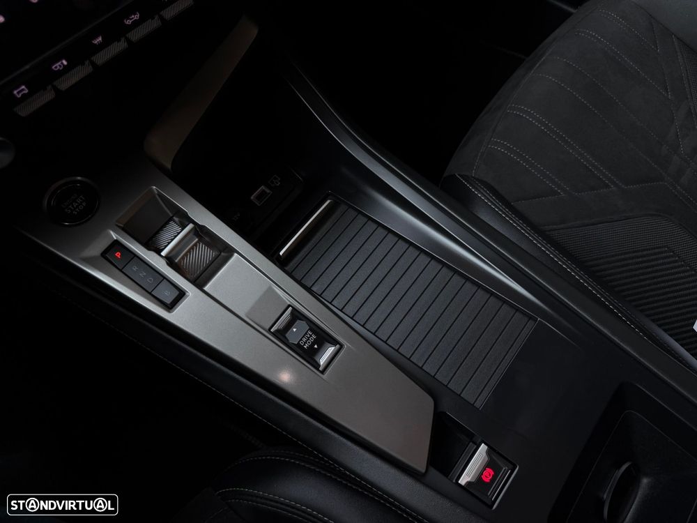 Peugeot 408 1.6 Hybrid GT e-EAT8 - 26