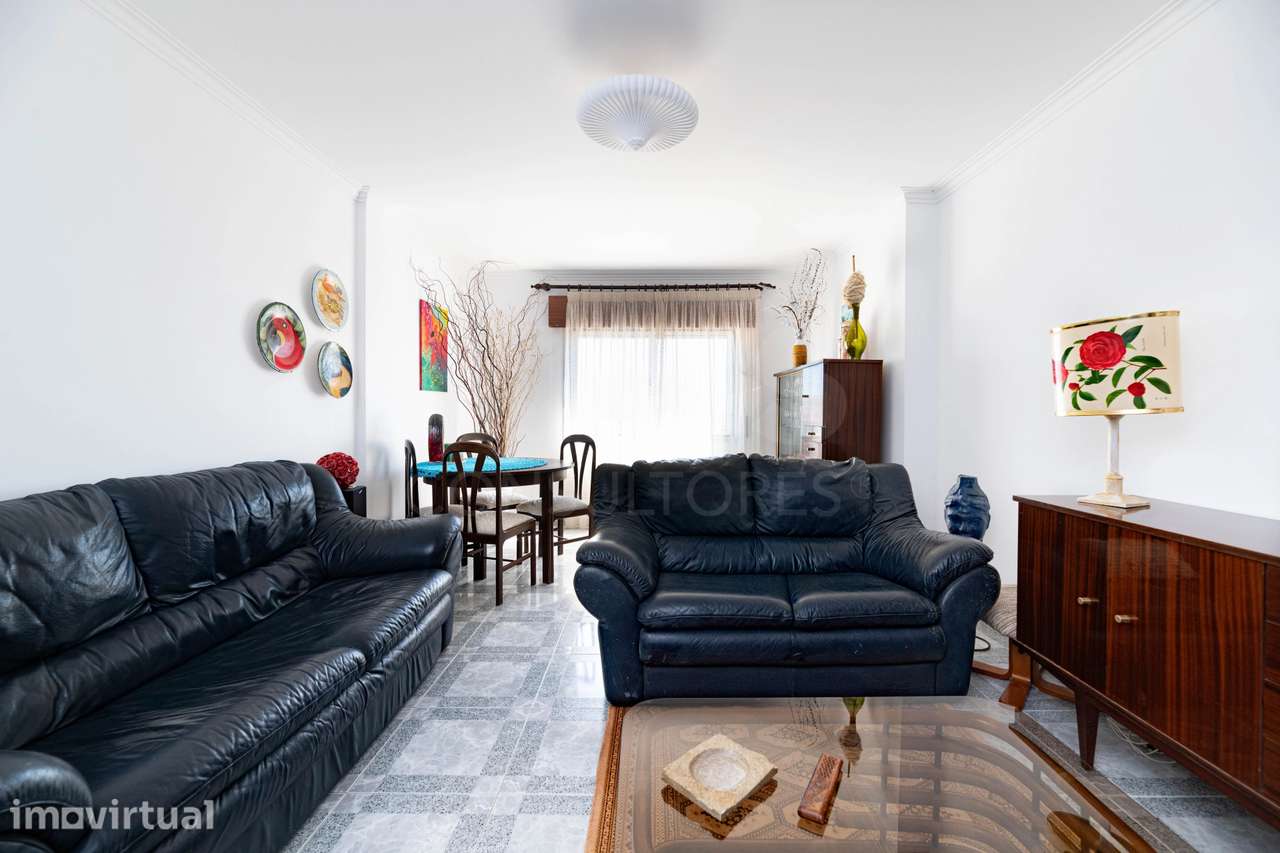 Apartamento T2 com Varanda e Arrecadação em Agualva Cacem - Sintra - Grande imagem: 3/12