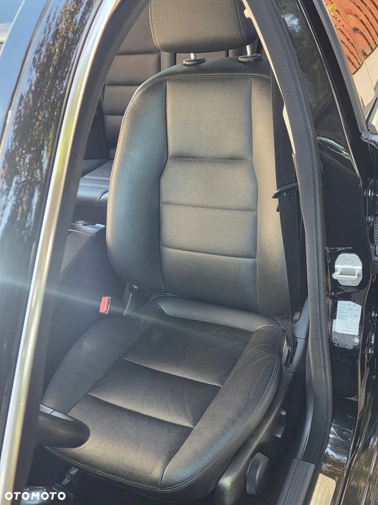 Mercedes-Benz Klasa C 320 CDI 7G-TRONIC Avantgarde - 23