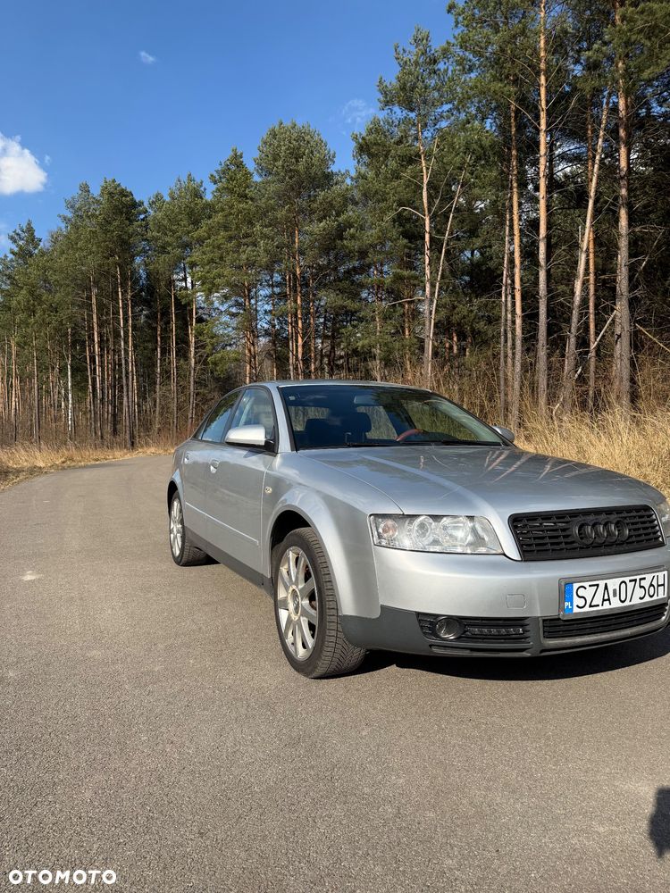 Audi A4 Limousine - 1