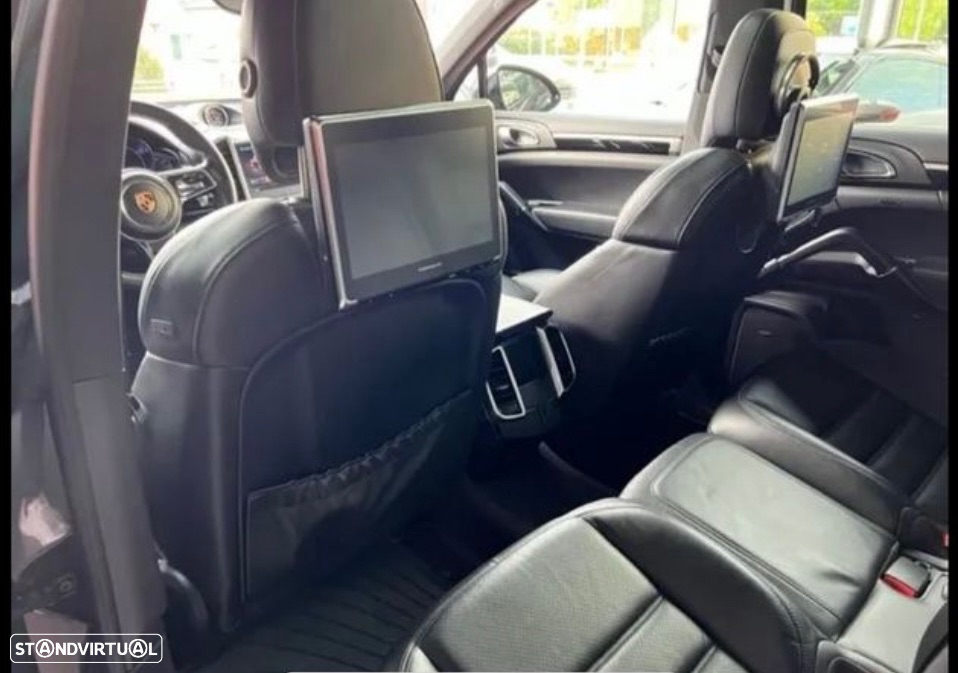 Porsche Cayenne Platinum Edition - 15