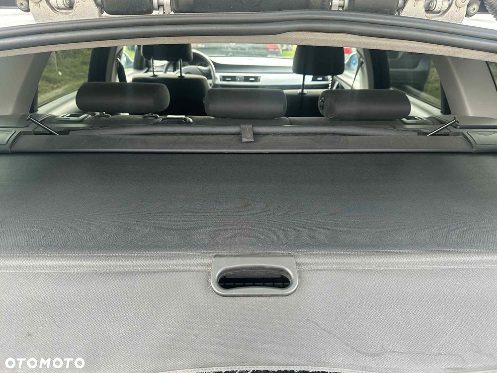 BMW Seria 3 320d DPF Touring - 6