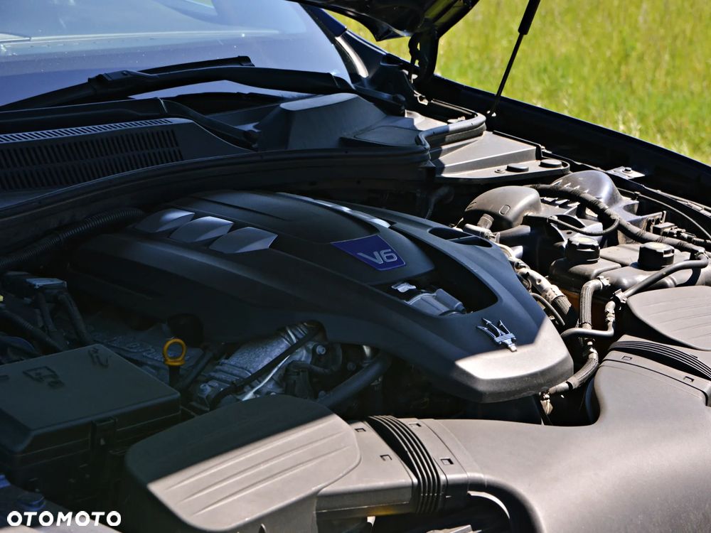 Maserati Quattroporte - 17