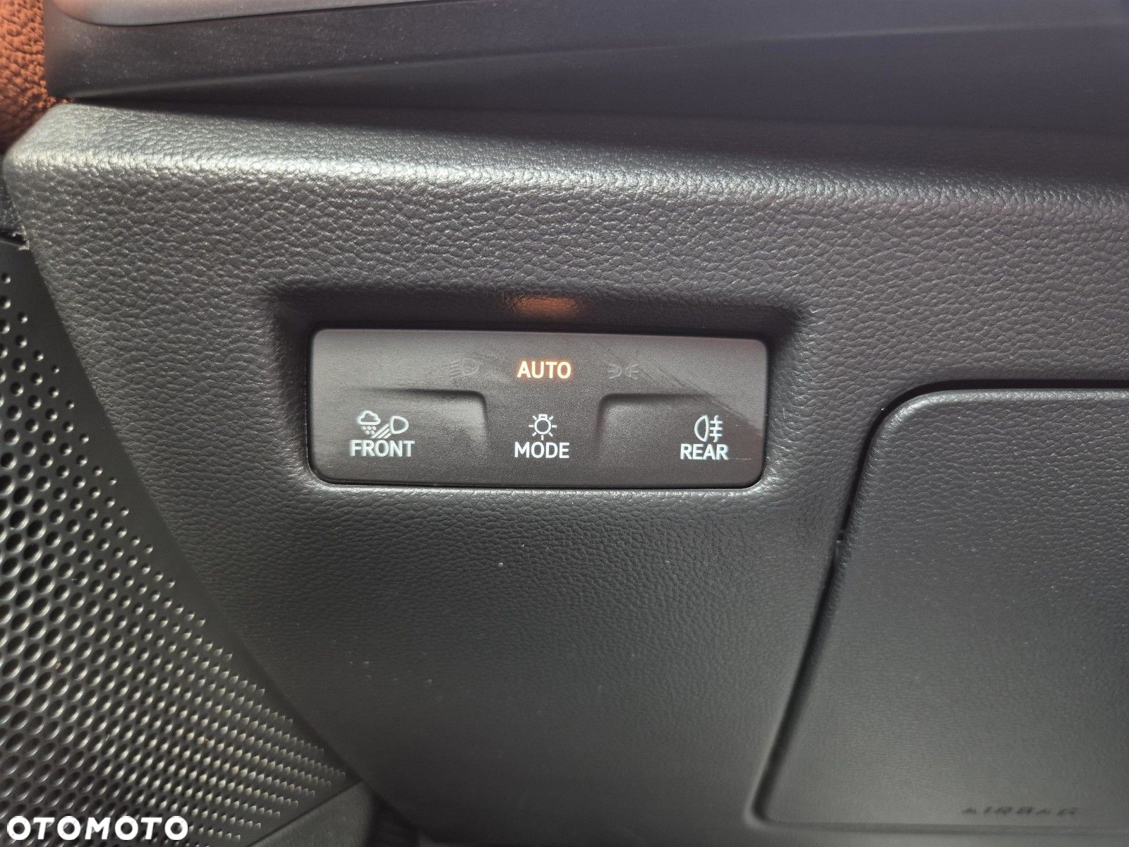Skoda Superb 2.0 TDI SCR L&K DSG - 22