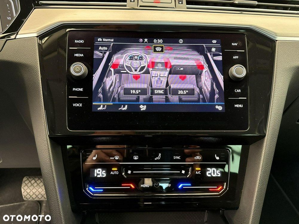 Volkswagen Passat - 27