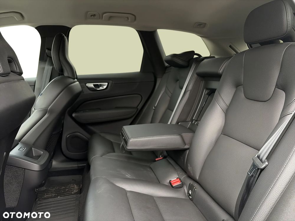 Volvo XC 60 B4 B Plus Bright - 13