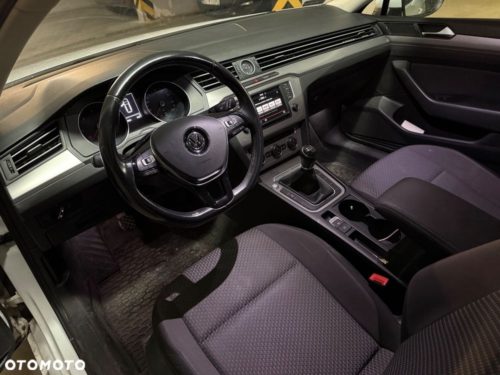 Volkswagen Passat - 3