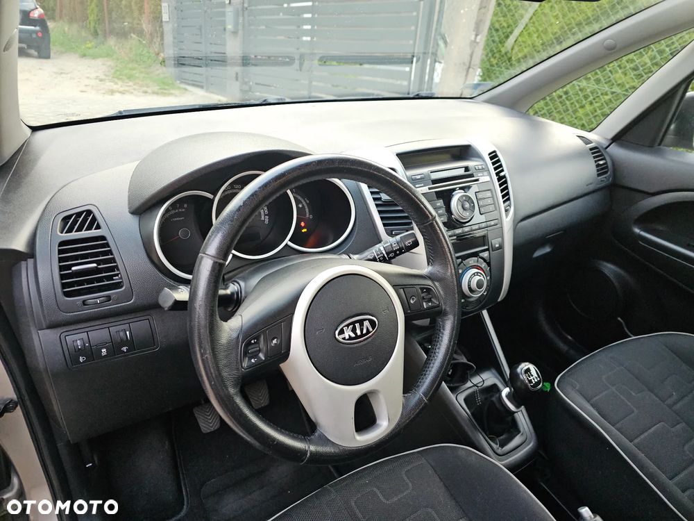 Kia Venga 1.6 L - 9