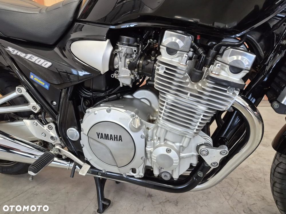 Yamaha XJR - 22