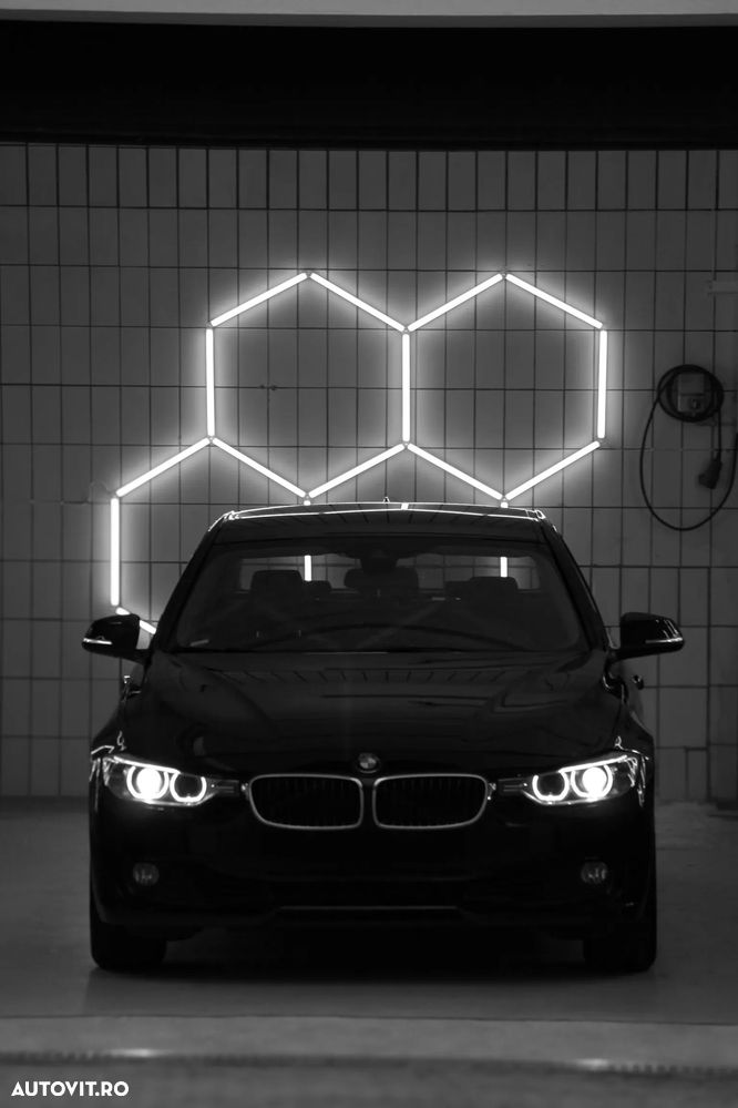 BMW Seria 3 320i xDrive - 1