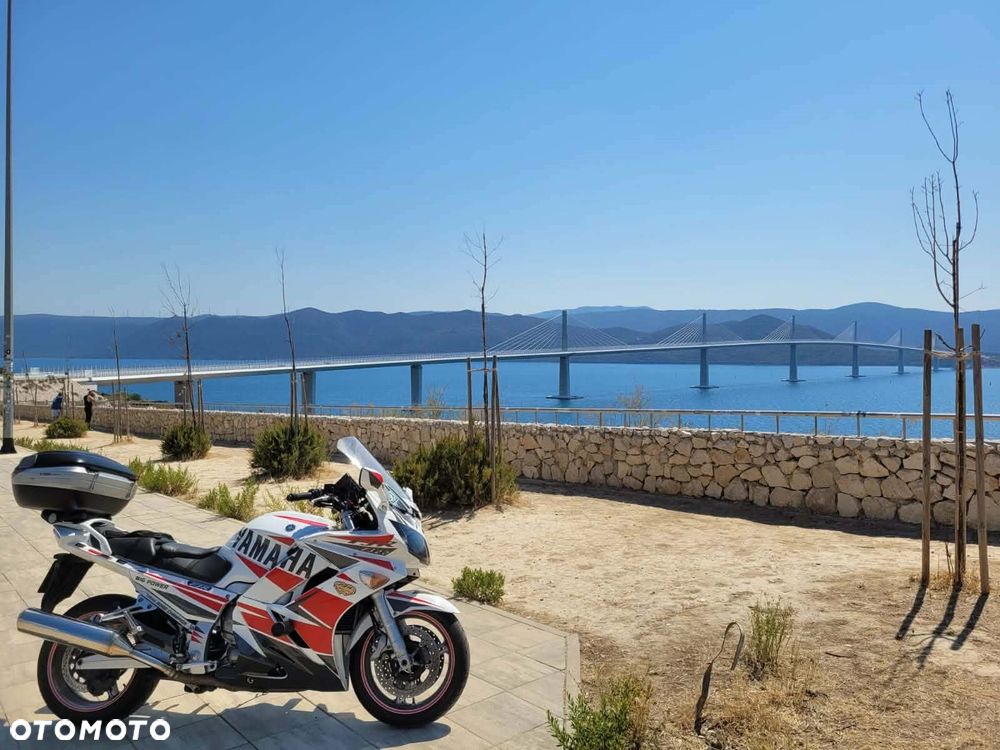 Yamaha FJR - 9