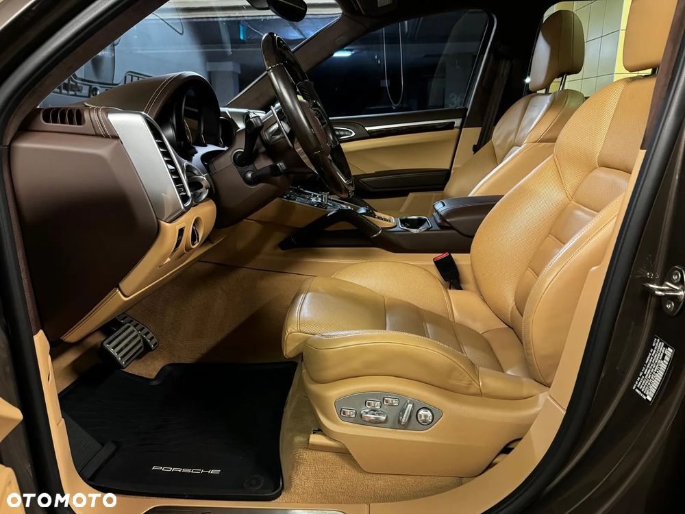 Porsche Cayenne GTS - 15