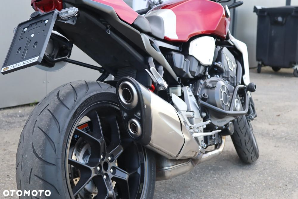 Honda CB - 12