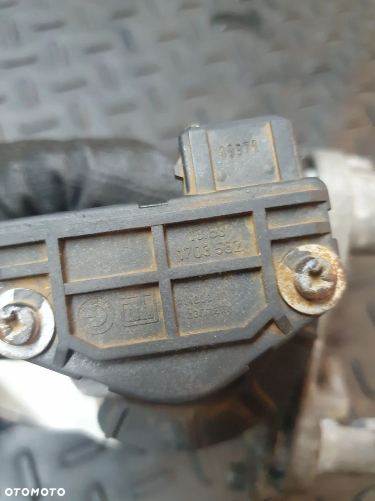 BMW E39 M52 PRZEPUSTNICA 1703562 528i czujnik - 2