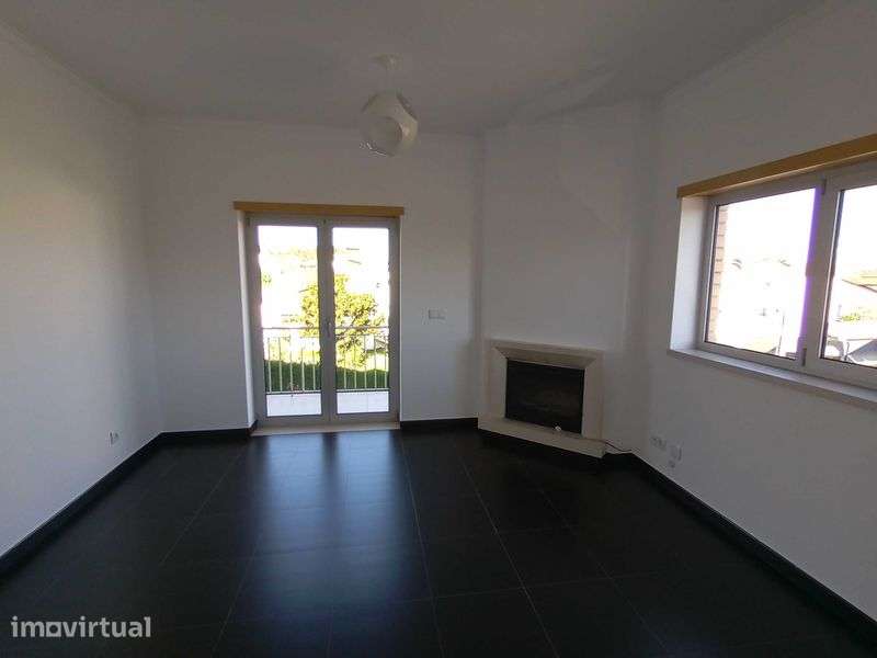 Apartamento T2 com garagem - Louriçal/Pombal - Grande imagem: 5/10