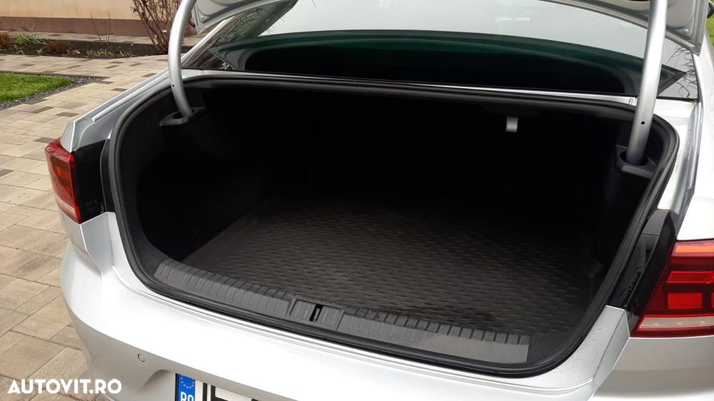 Volkswagen Passat 1.6 TDI DSG Comfortline - 5