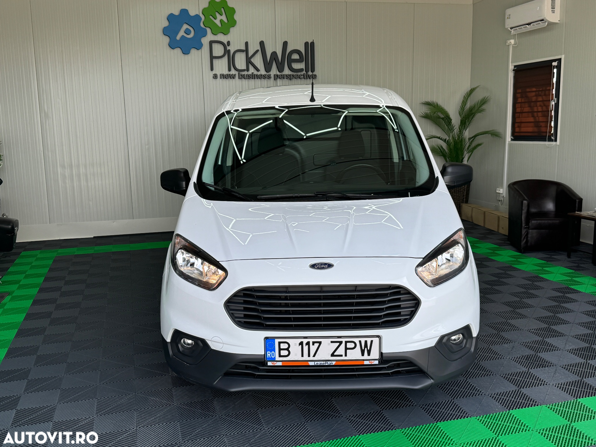 Ford Courier - 2