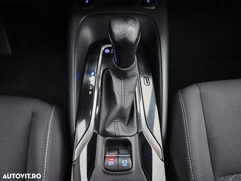 Toyota Corolla 1.8 HSD Dynamic - 18