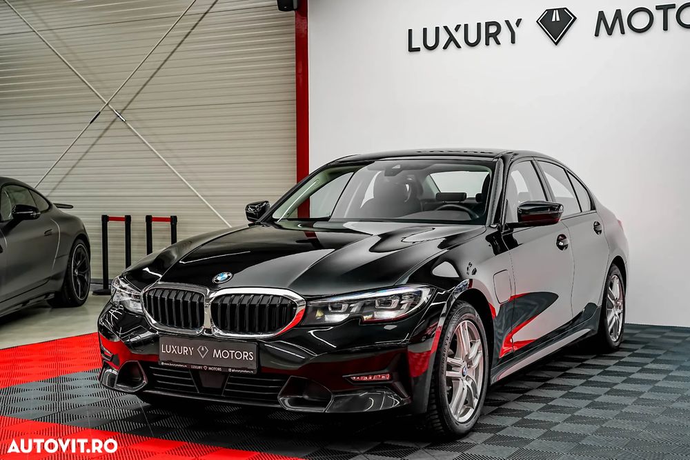 BMW Seria 3 330e Aut. - 10