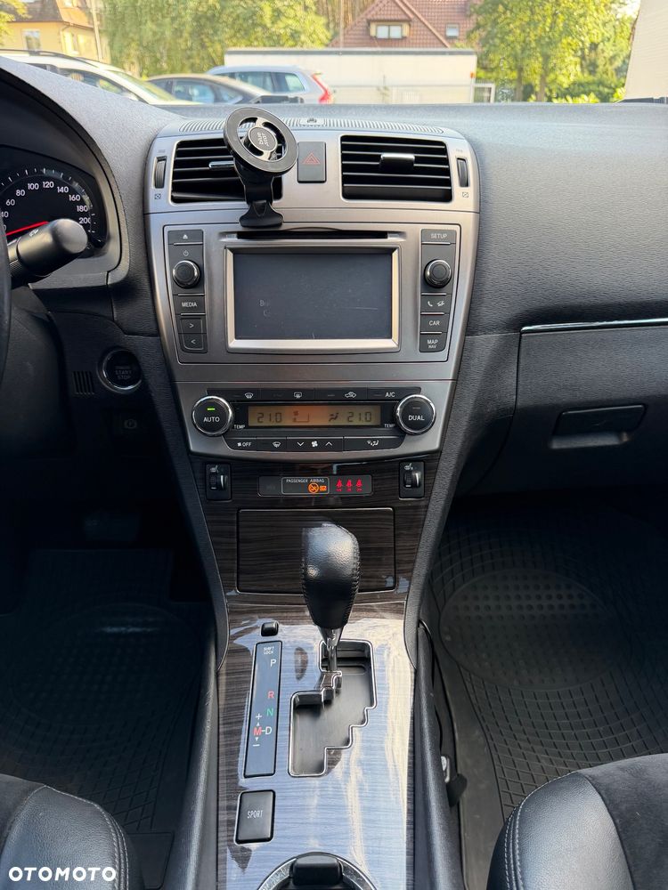 Toyota Avensis - 16