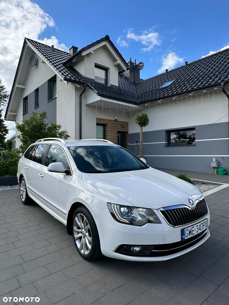 Skoda Superb 2.0 TDI 4x4 Business DSG - 1