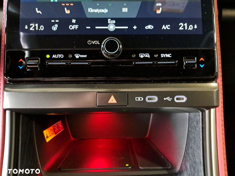 Lexus LBX - 25