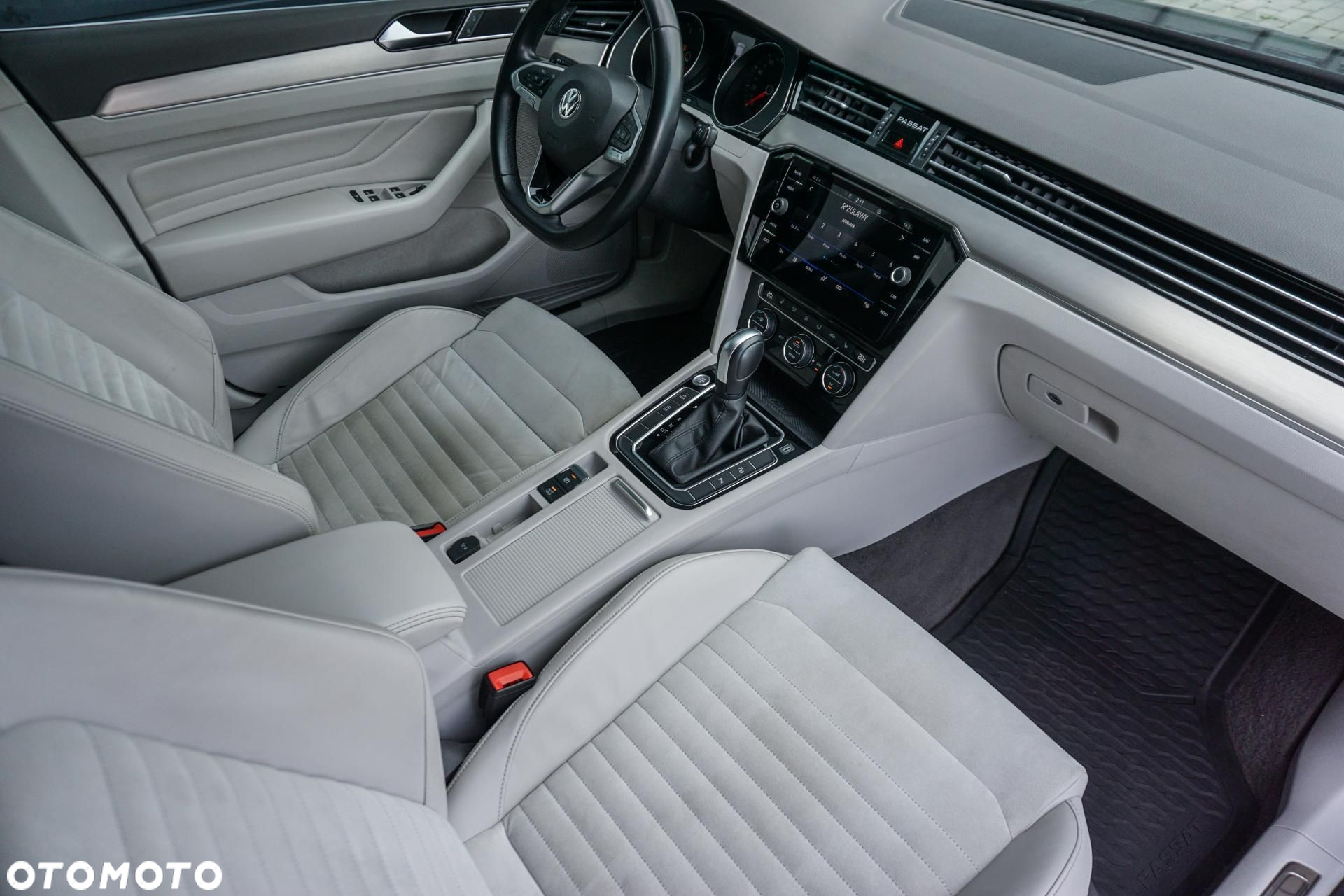 Volkswagen Passat 2.0 TSI Elegance DSG - 17