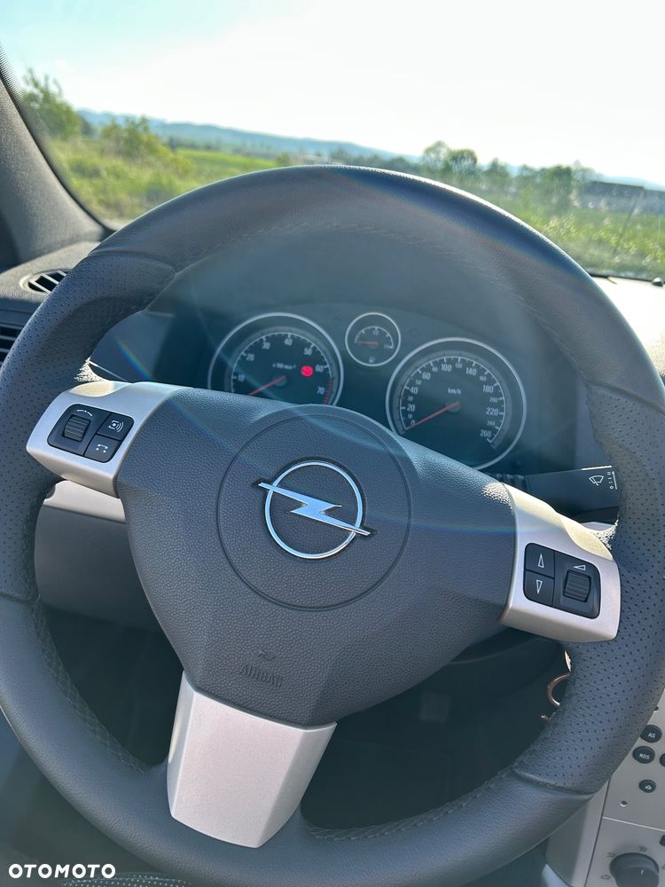 Opel Astra 1.6 Cosmo - 28