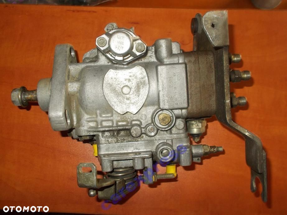 POMPA WTRYSKOWA PALIWA VW T4 2.4D 074130109S - 1