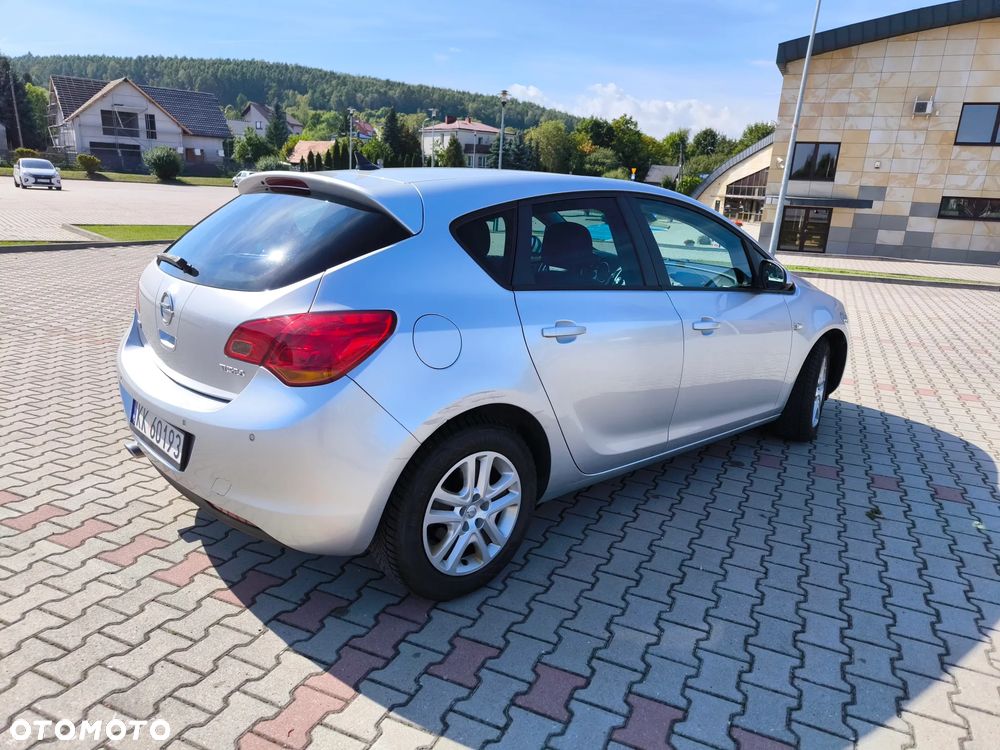 Opel Astra 1.4 T Enjoy - 11