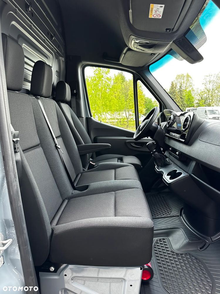 Mercedes-Benz Sprinter - 21