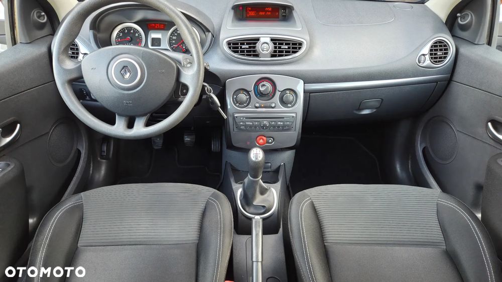 Renault Clio 1.2 16V 75 Collection - 21