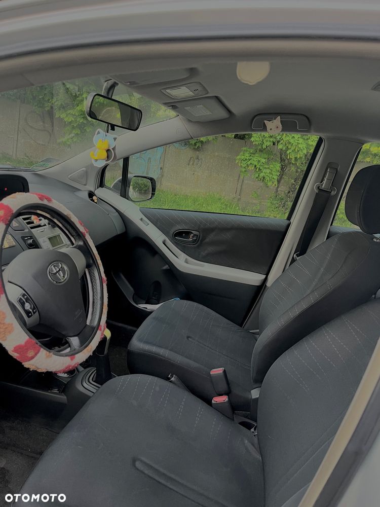 Toyota Yaris 1.3 VVT-i Luna - 5