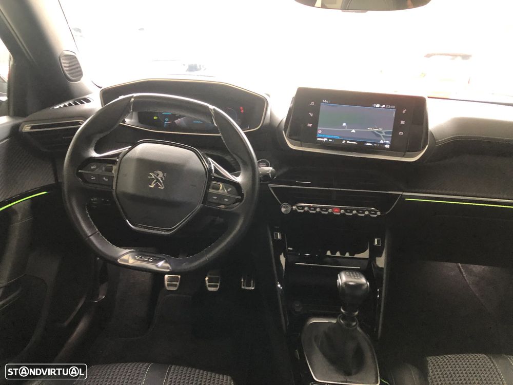 Peugeot 2008 1.2 PureTech GT - 11