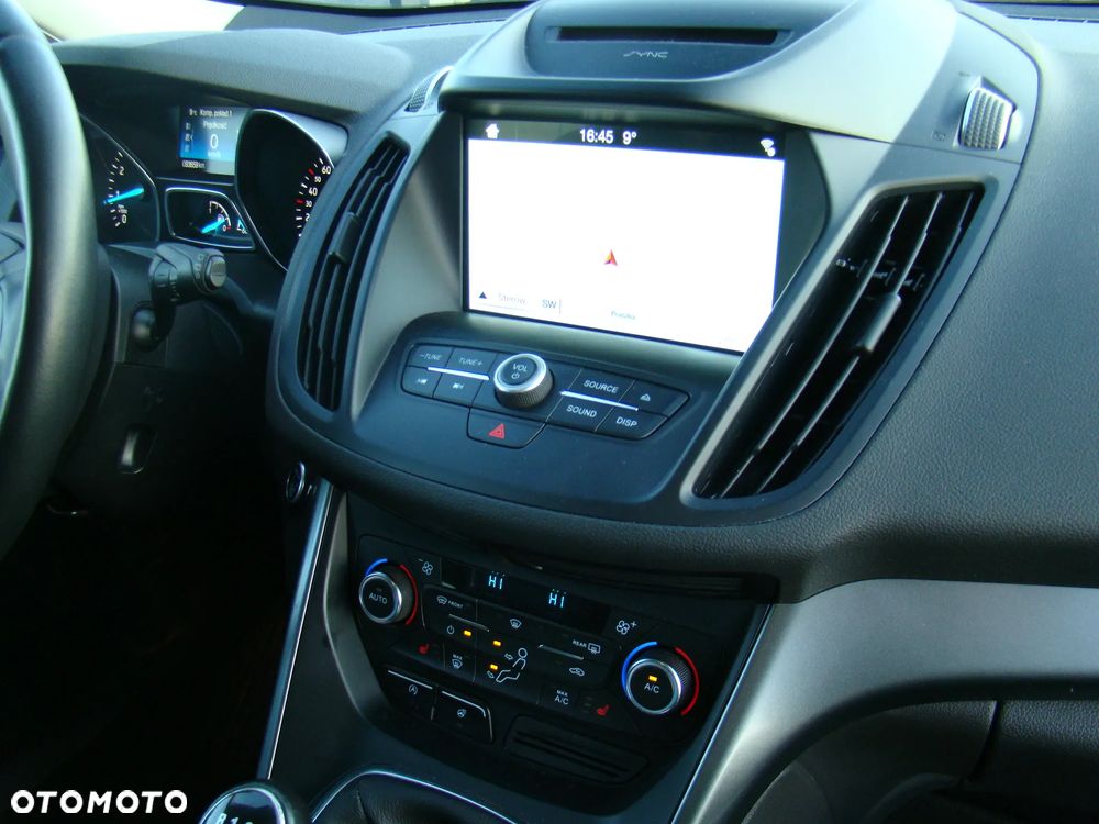 Ford Kuga 1.5 EcoBoost TITANIUM - 36
