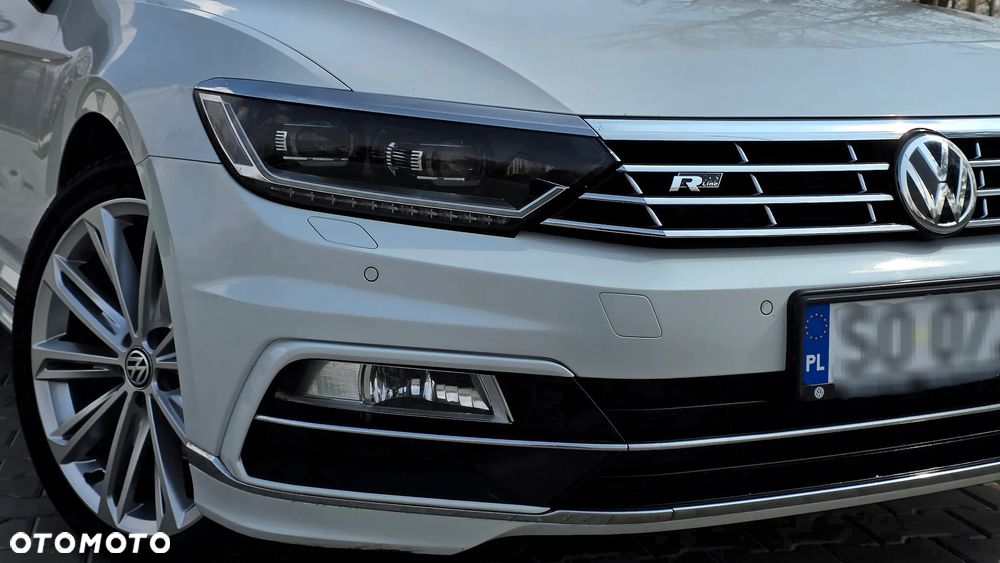 Volkswagen Passat - 1