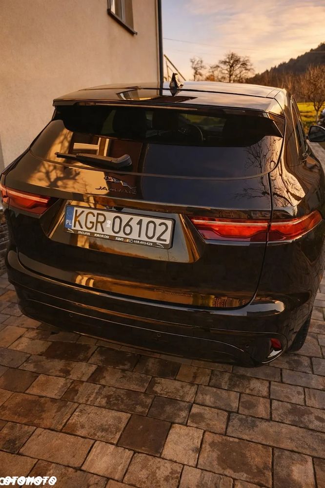 Jaguar F-Pace P250 AWD R-Dynamic Black - 4