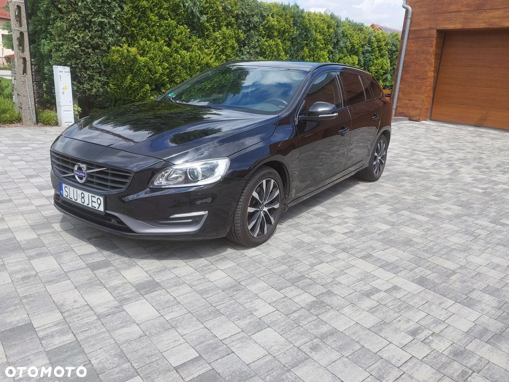 Volvo V60 D4 Geartronic Momentum - 1