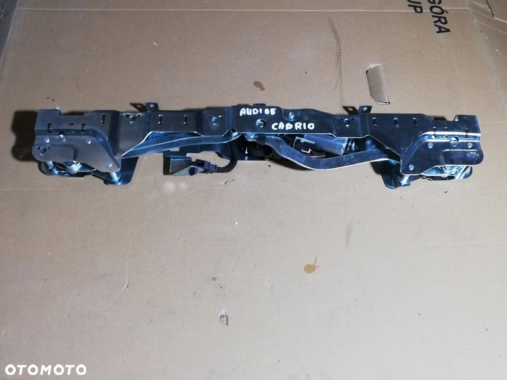 Górny zamek dachu AUDI A5 II CABRIO 8W7825823A