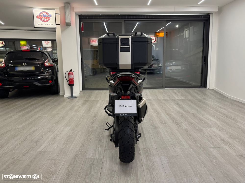 Honda X-ADV Special Edition - 4