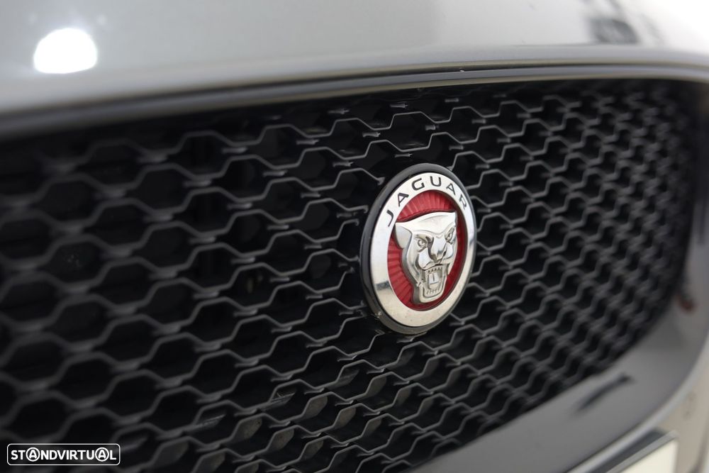 Jaguar XE 2.0 D R-Sport Aut. - 32