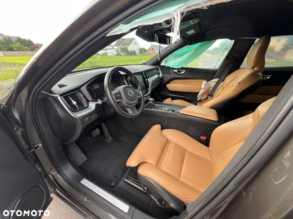 Volvo XC 60 D4 Momentum - 11