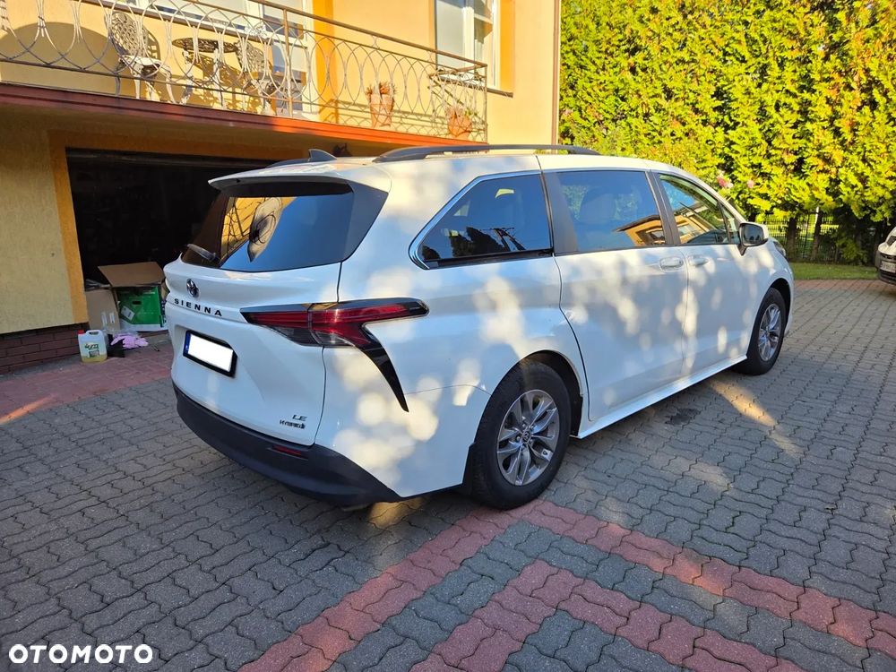 Toyota Sienna - 5