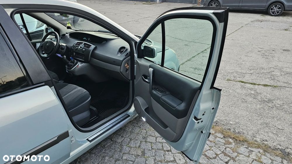 Renault Scenic 1.6 Exception - 8