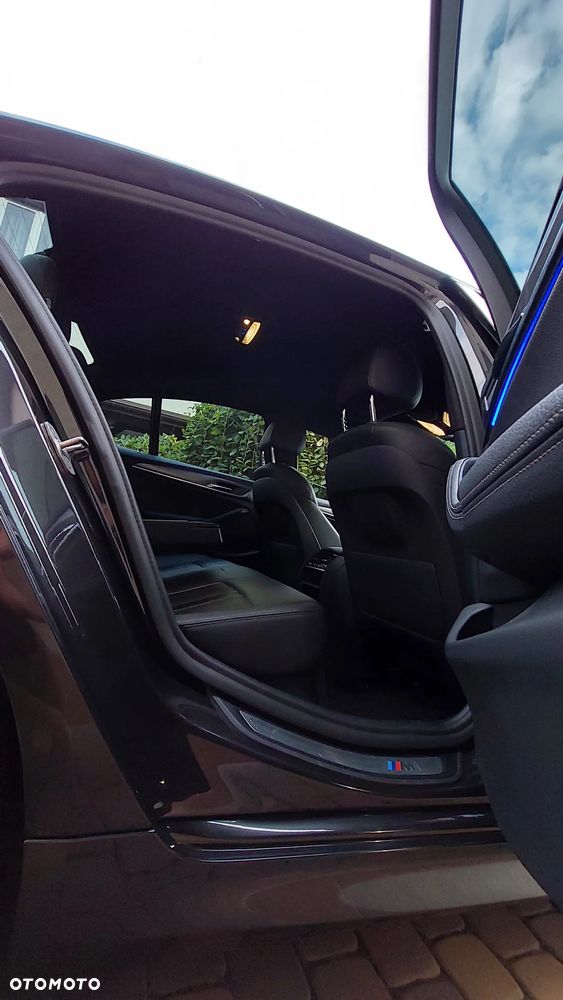 BMW Seria 5 518d M Sport - 17