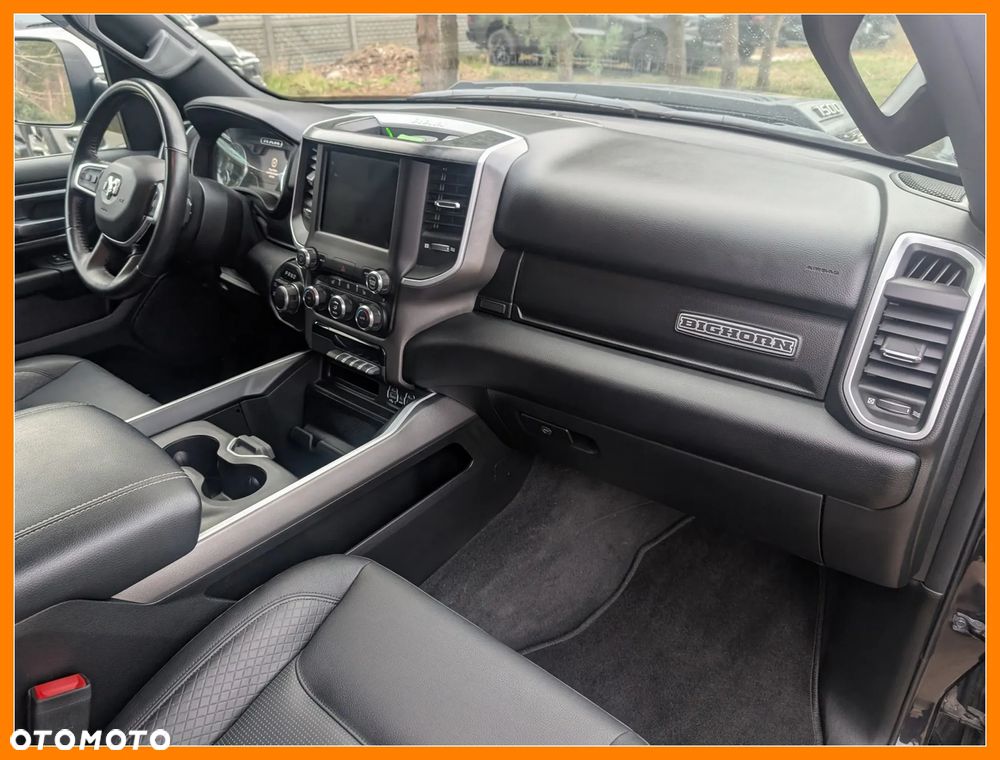 RAM 1500 Crew Cab Shortbed Bighorn - 11