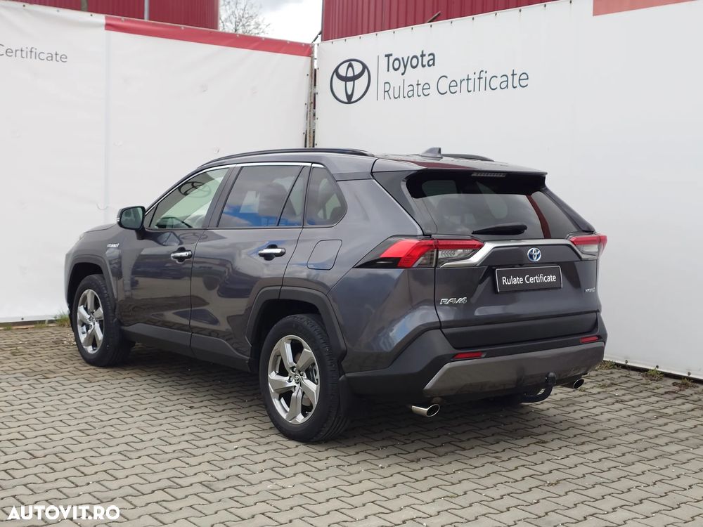 Toyota RAV4 - 6